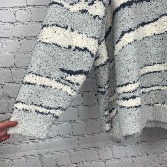 Barefoot Dreams CozyChic Seaside Crewneck Pullover (3X) - Picture 5 of 9